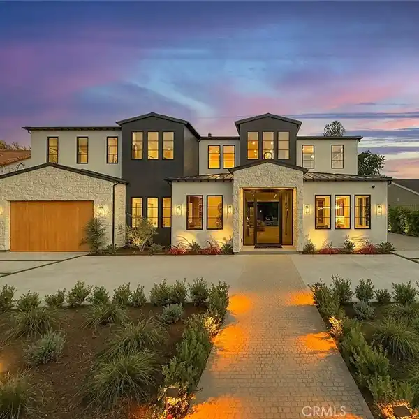 EXQUISITE CUSTOM GATED ESTATE