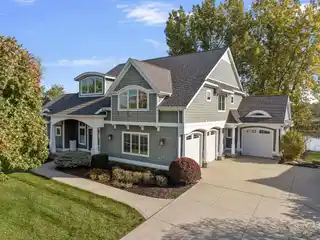 Upscale Resort Living at Harbor Shores Golf Course