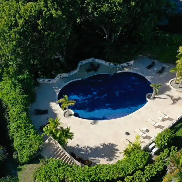 GREENTAILS VILLA 5 - SION HILL