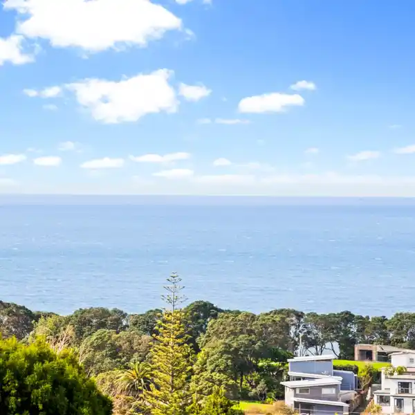 SUNLIT COASTAL SECTION OFFERING ENDLESS POSSIBILITIES
