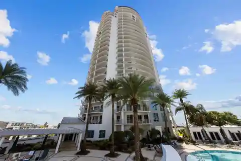 Sky-High Luxury Living in the Heart of Downtown
