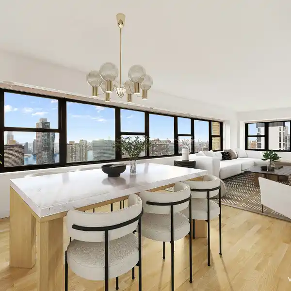 SPACIOUS HOME WITH BREATHTAKING CITY AND RIVER VIEWS