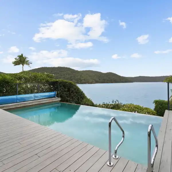 BREATHTAKING RETREAT WITH A SPECTACULAR PANORAMA