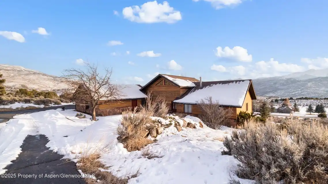 Well Maintained Classic Ranch Style Home