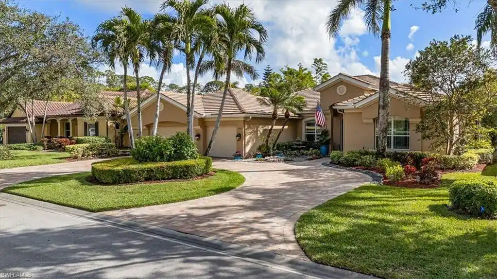 Beautiful Single-family Home in Sought-after Wilshire Lakes