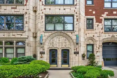 Grand Duplex with Iconic Lake Shore Views