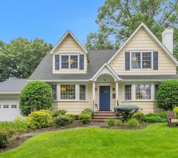 IMPECCABLY MAINTAINED HOME IN A DESIRABLE NEIGHBORHOOD