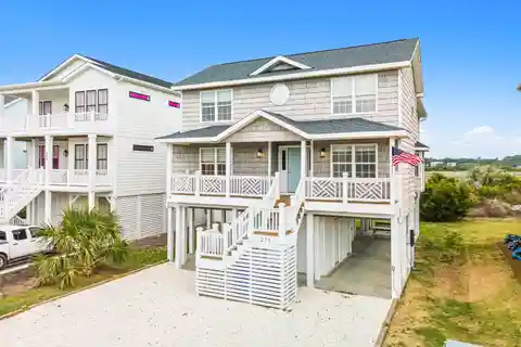 Beautifully Styled Coastal Retreat