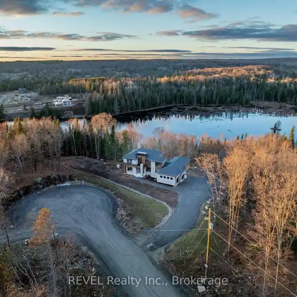 NEWLY BUILT MUSKOKA RETREAT