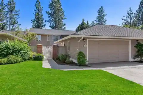 Yellowstone Meets Modern in Manito Place