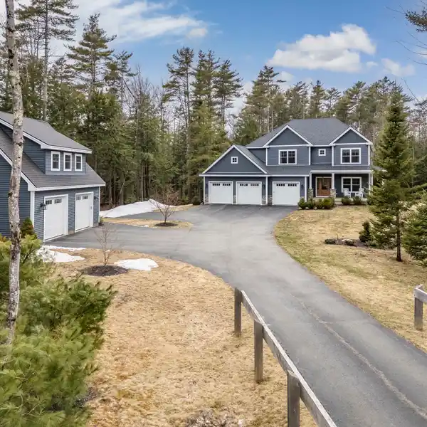 CONTEMPORARY COLONIAL WITH ACCESSORY DWELLING UNIT
