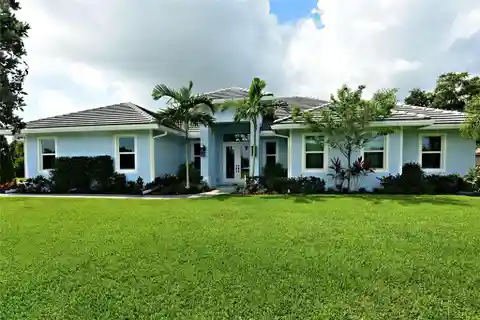Luxury Meets Livability Near the St. Lucie River
