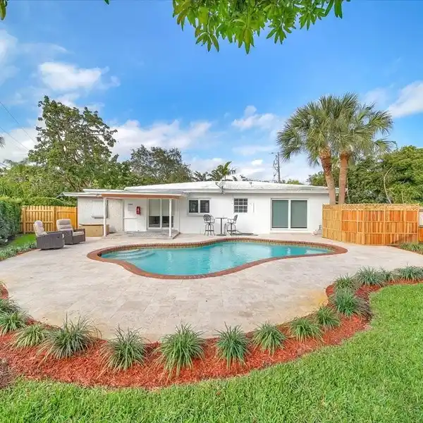 FORT LAUDERDALE POOL HOME NEAR BEACH