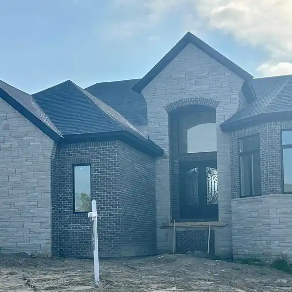 NEW CONSTRUCTION SPLIT-LEVEL HOME