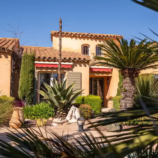 EXCEPTIONAL RESIDENCE BLENDING CHARM AND REFINEMENT