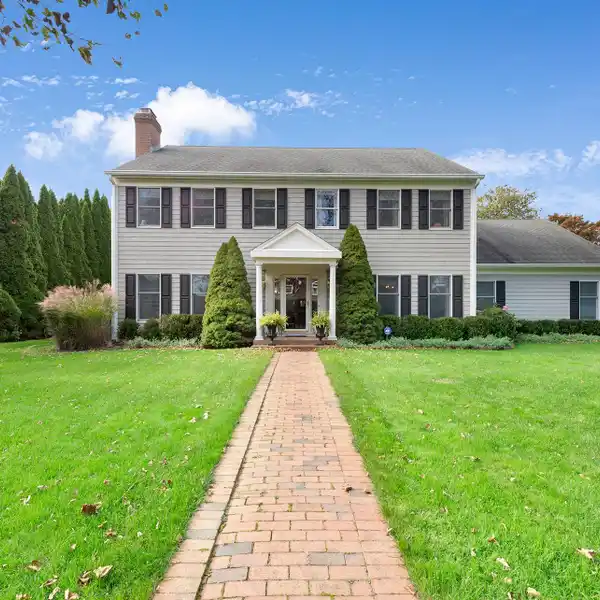 SPACIOUS SHINGLE TRADITIONAL MOMENTS FROM THE VILLAGE CENTER