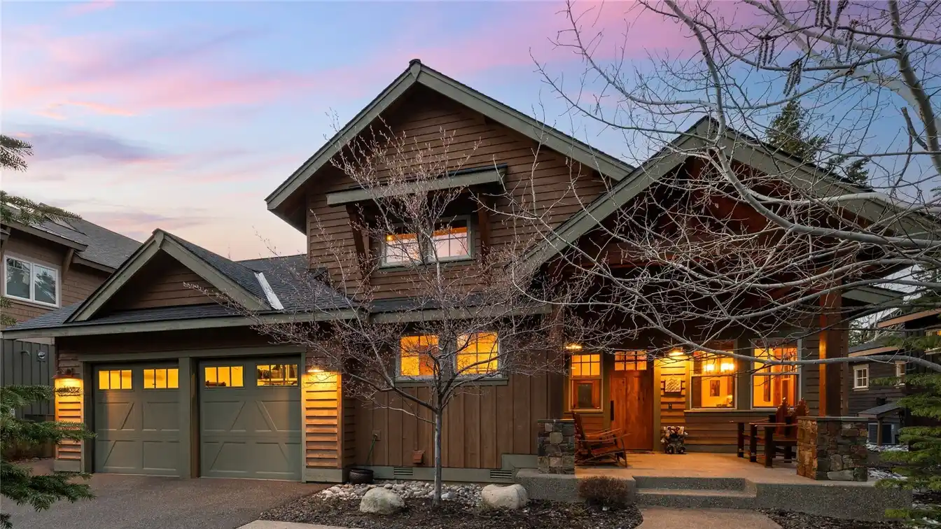 Elegant Mountain Retreat in Prospector Reach