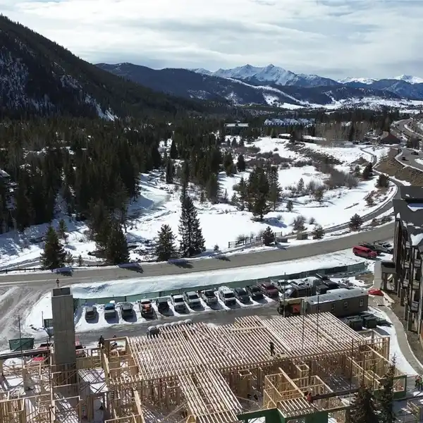 ENJOY THE BEST OF SUMMIT COUNTY LIVING