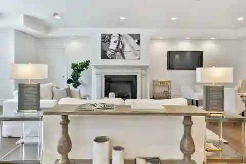 Spacious Luxury Condo in the Heathcote