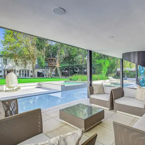 SOPHISTICATED LIVING IN LAWLEY ESTATE