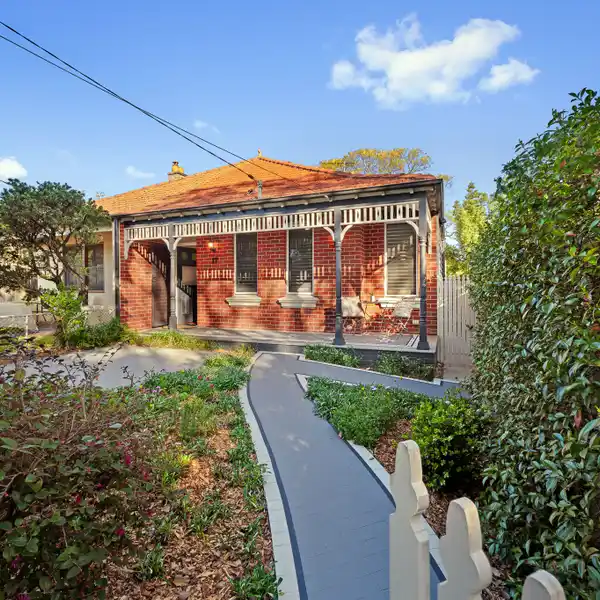 BEAUTIFULLY RENOVATED CIRCA 1910S FEDERATION RESIDENCE
