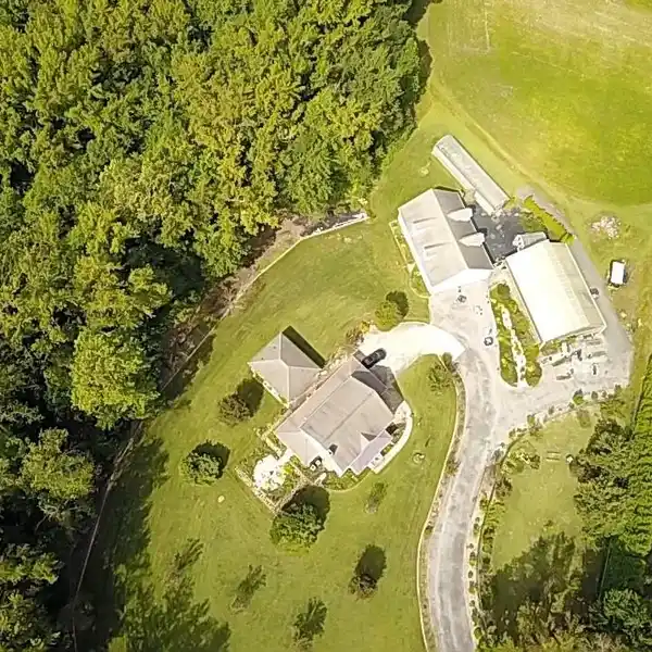 ELEGANT AND FUNCTIONAL COLONIAL HOME