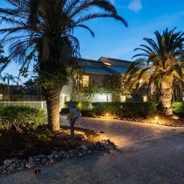 RARE BAY ISLE POOL HOME
