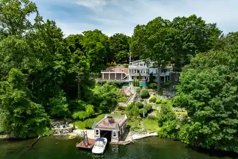 Beautiful Adirondack Styled Lake Retreat