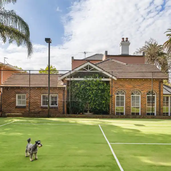 GRAND ESTATE WITH PERIOD CHARM AND MODERN FEATURES