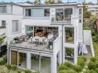 Expansive Remuera Residence with Stunning Views