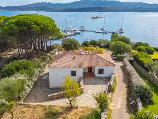 Seafront Villa in Exclusive and Unique Location