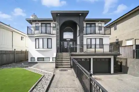 Elegant and Expansive Residence in Prestigious East Burnaby