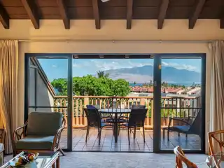 Spacious Unit in Maui Kamaole with Impressive Views