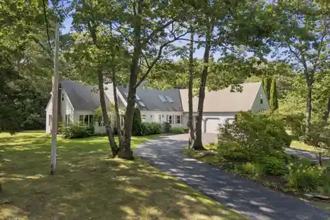 Stunning Home in the Broad Cove Neighborhood