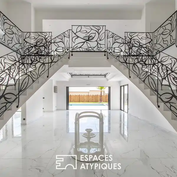 ELEGANT CONTEMPORARY VILLA