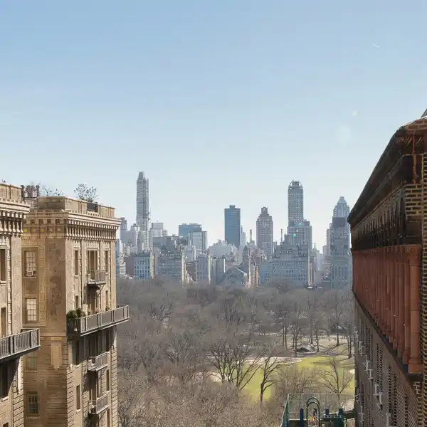 EXPANSIVE THREE BEDROOM HOME AT ONE LINCOLN PLAZA