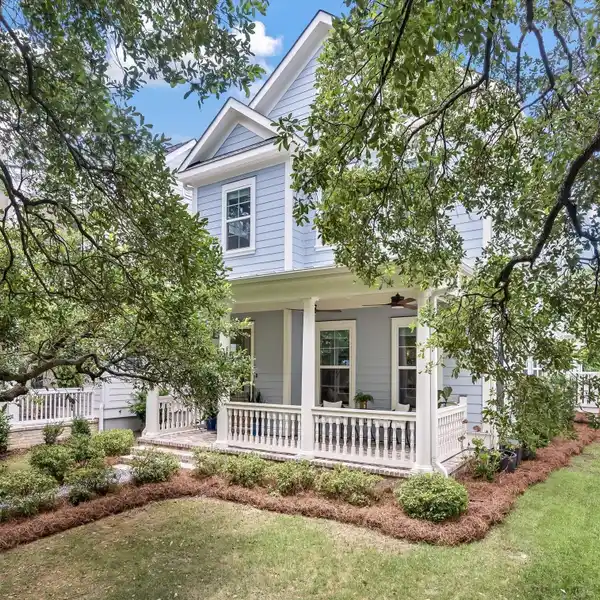 ELEGANT CHARLESTON LIVING IN IDEAL LOCATION