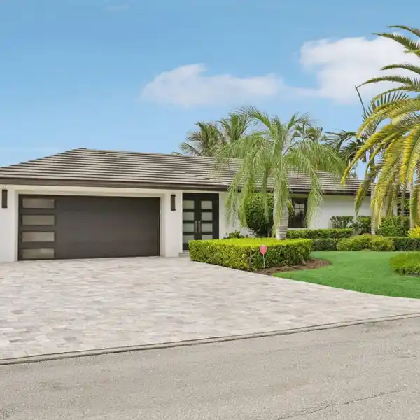 LUXURY WATERFRONT HOME WITH DIRECT OCEAN ACCESS