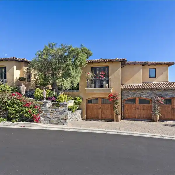 MEDITERRANEAN-STYLE MASTERPIECE IN LAGUNA SUR