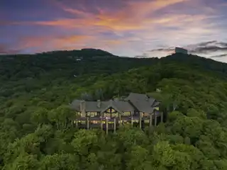 Immaculate Mountain Estate in Linville Ridge