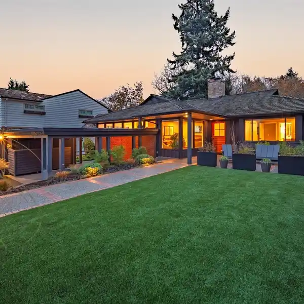 DELIGHTFUL MODERN GEM WITH DESIGNER TOUCHES