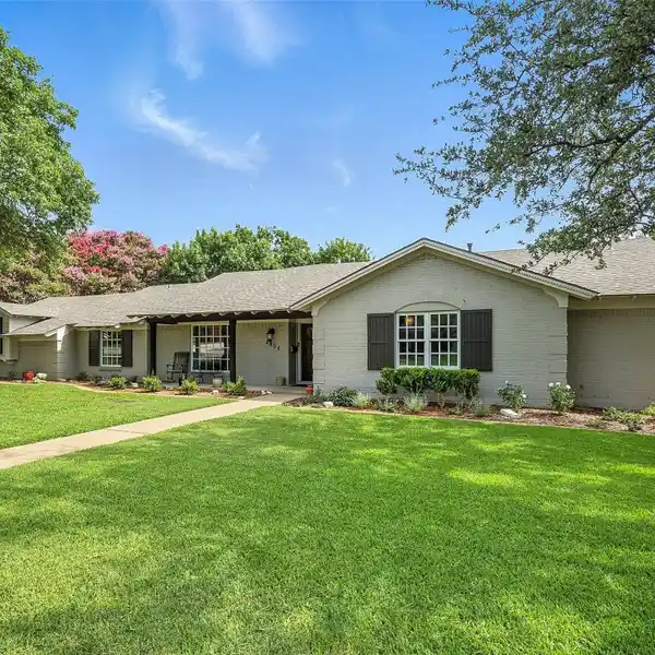 UPDATED HOME IN DESIRABLE OVERTON PARK