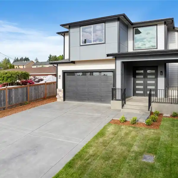 NEWLY BUILT OPEN-CONCEPT HOME
