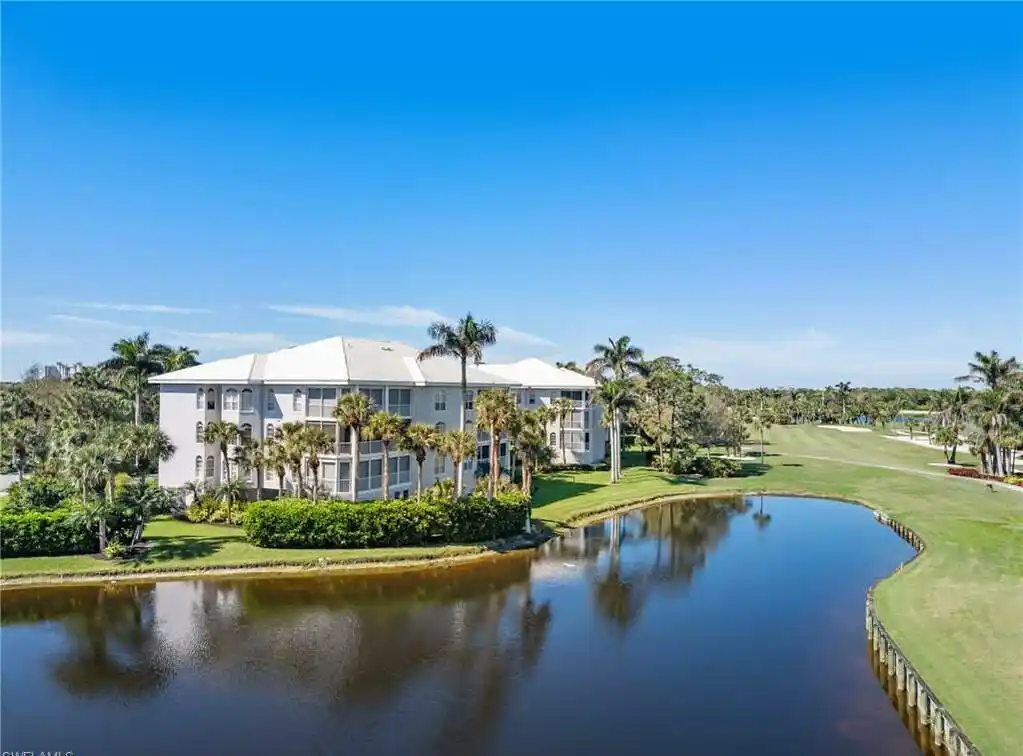 Beautiful Condo with Spectacular Golf and Lake Views
