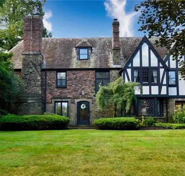 ABSOLUTELY BEAUTIFUL AND UPDATED TUDOR