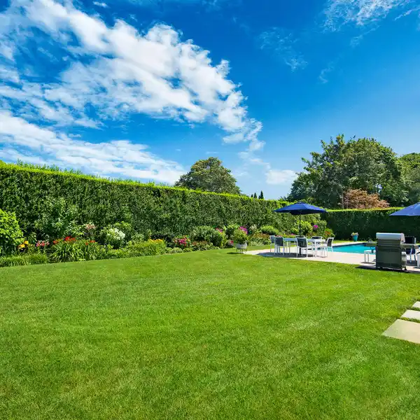 FIVE BEDROOM RENTAL WITH POOL