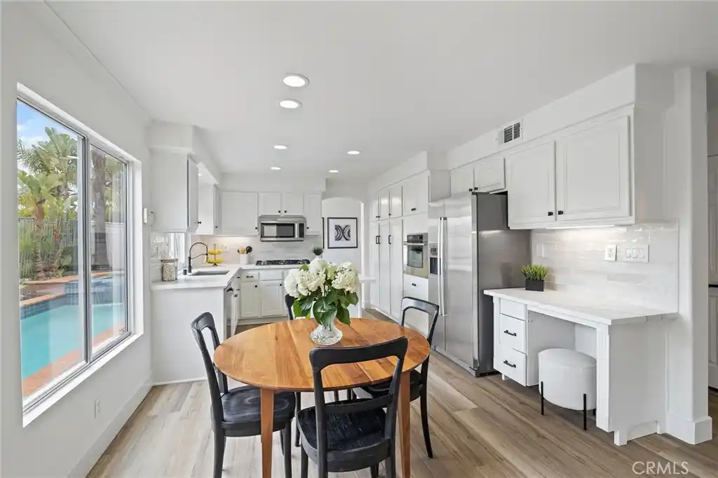 Pool Home in Sought-after Wagon Wheel Canyon