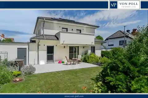Detached House in a Prime Location with High-Quality Fitted Kitchen