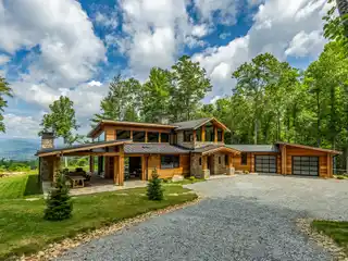 Modern Rustic Retreat with Exceptional Views