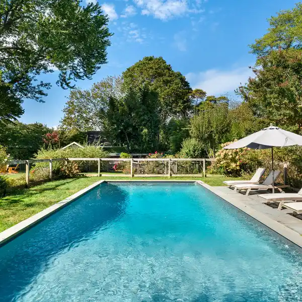 SUNNY FARMHOUSE FOR RENT